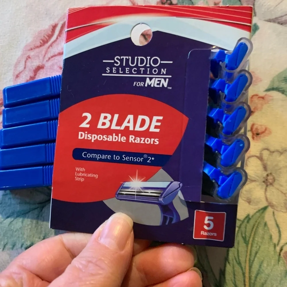 Studio Selection Men’s 5 Pack Blue Disposable Razors